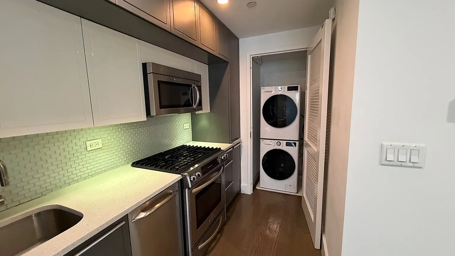 432 West 52nd Street — Photo 3