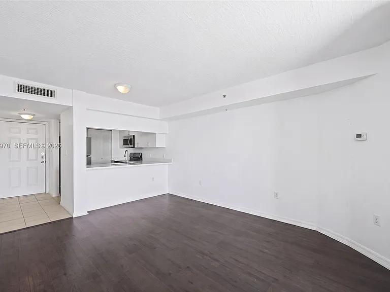 102 SW 6th Ave #605 — Photo 7
