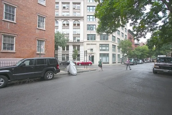 Rented by Compass | media 22