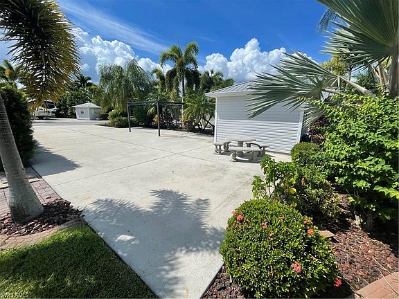 5th image of 5583 Brightwood DR