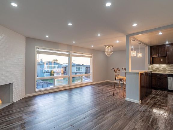 3rd image of 261 Catalina Ave