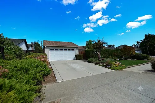 955 Sheila Ct Photo 1
