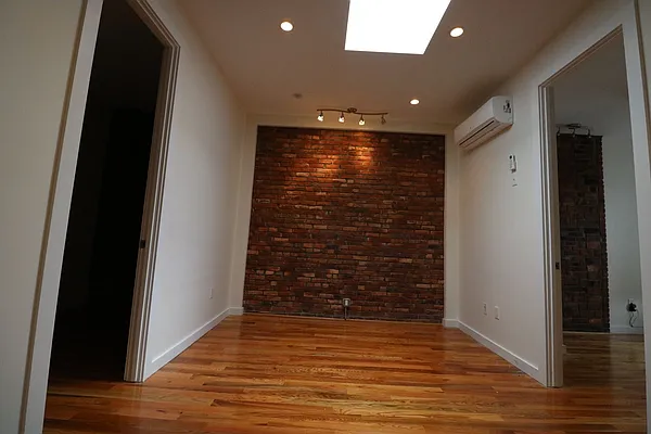 Rented by Nooklyn NYC LLC | media 42