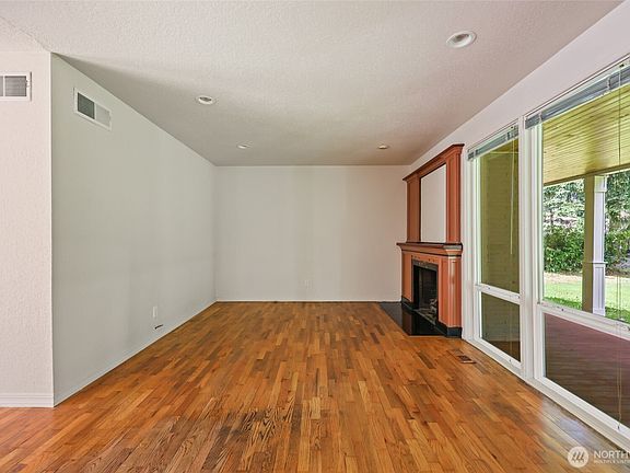 3rd image of 10004 Lake Steilacoom Drive SW