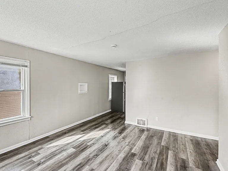 7036 Bellefontaine Ave — Photo 3