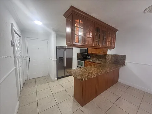 1275 W 35th St #29B Photo 1