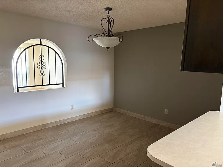 2155 S 14th Ave — Photo 16