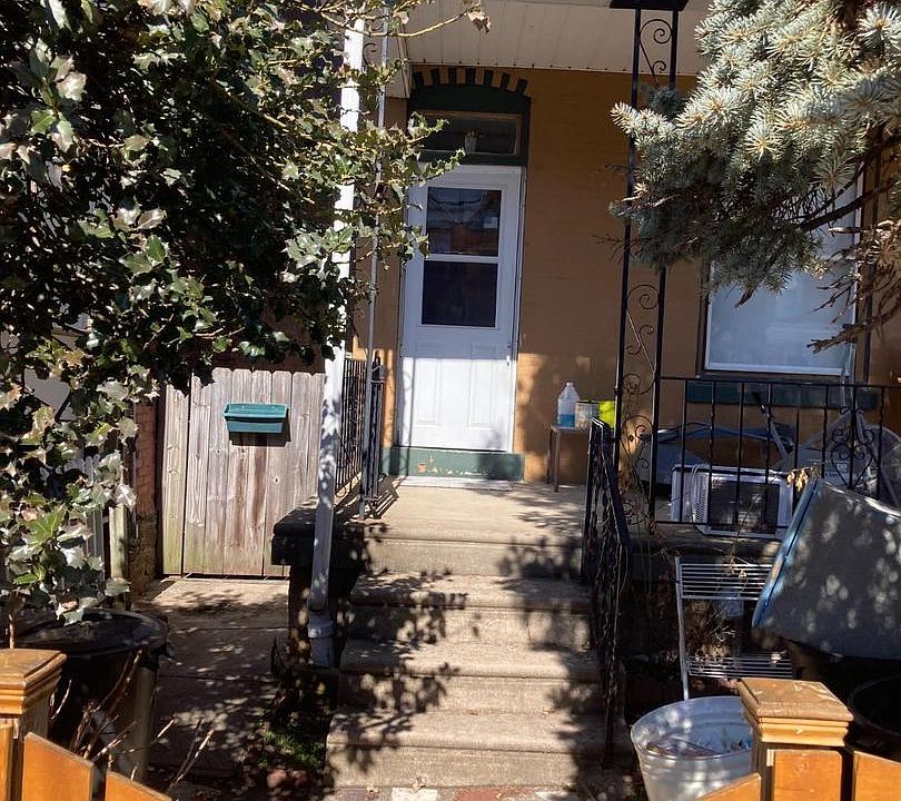1st image of 328 Roxborough Ave