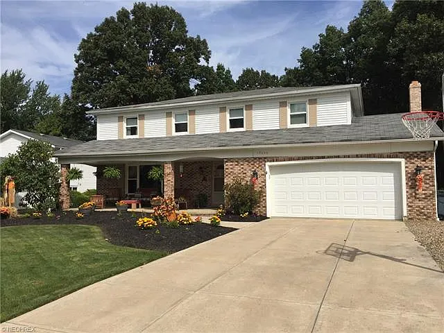 17030 Hunting Meadows Dr photo 1