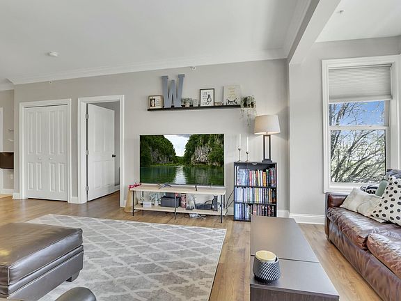 5th image of 925 Ingleside Ave APT 205