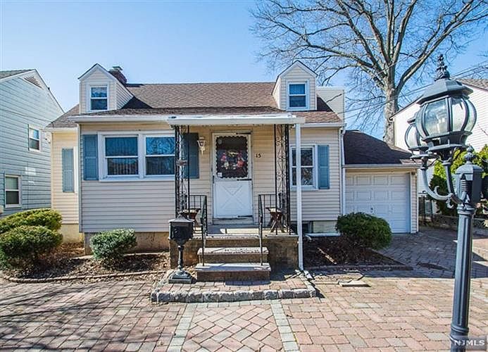 1st image of 15 Avon Pl