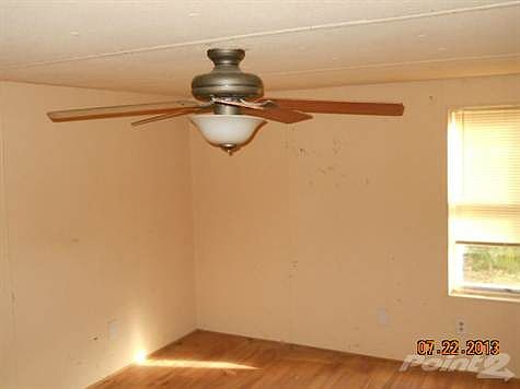 139 Ed Grizzle rd room2