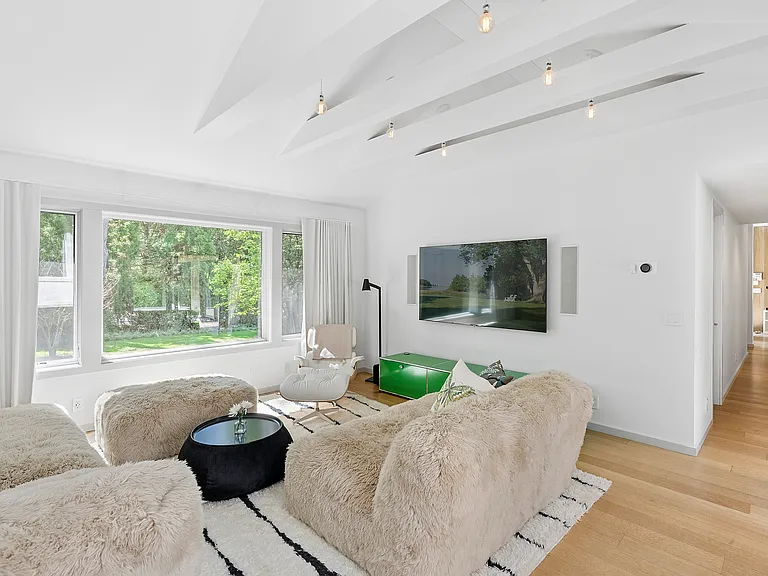 11 Hedge Row Ln — Photo 6
