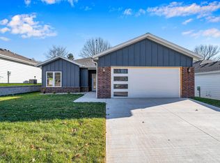 654 S Mission Ave, Springfield, MO 65809
