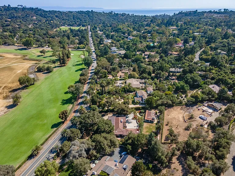 525 Las Palmas Dr — Photo 43