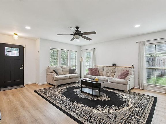 3rd image of 17173 Chelan St