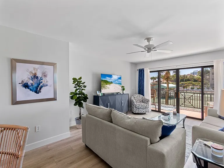 3939 Ocean Dr #204B — Photo 5