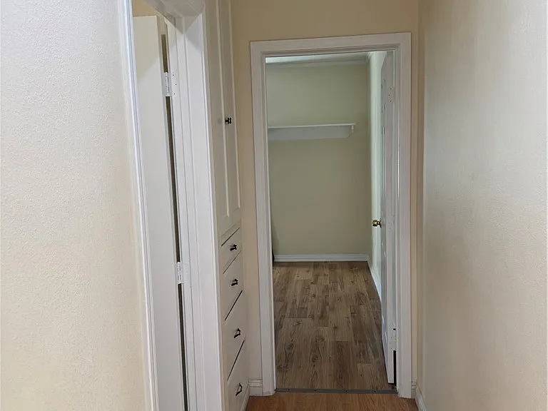 13725 Kenmore Ave — Photo 10