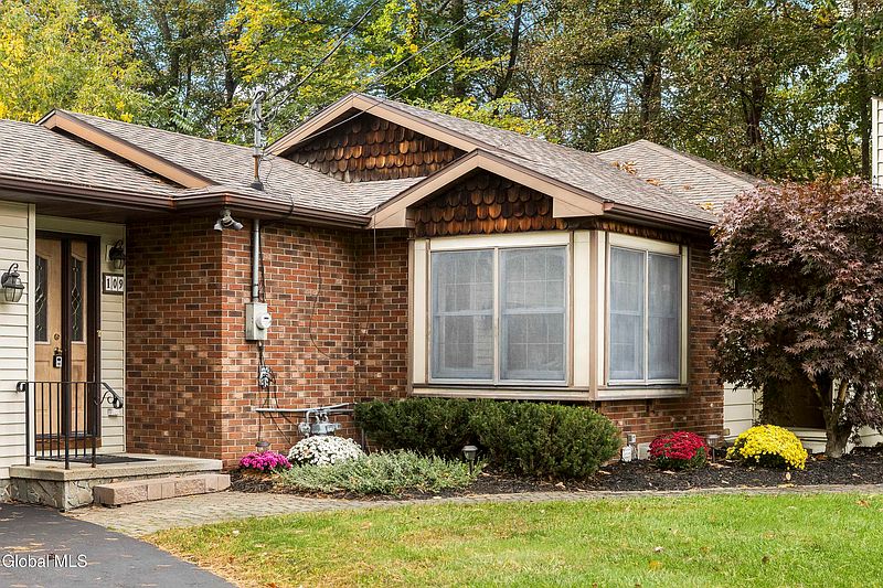 3rd image of 109 Joseph Court