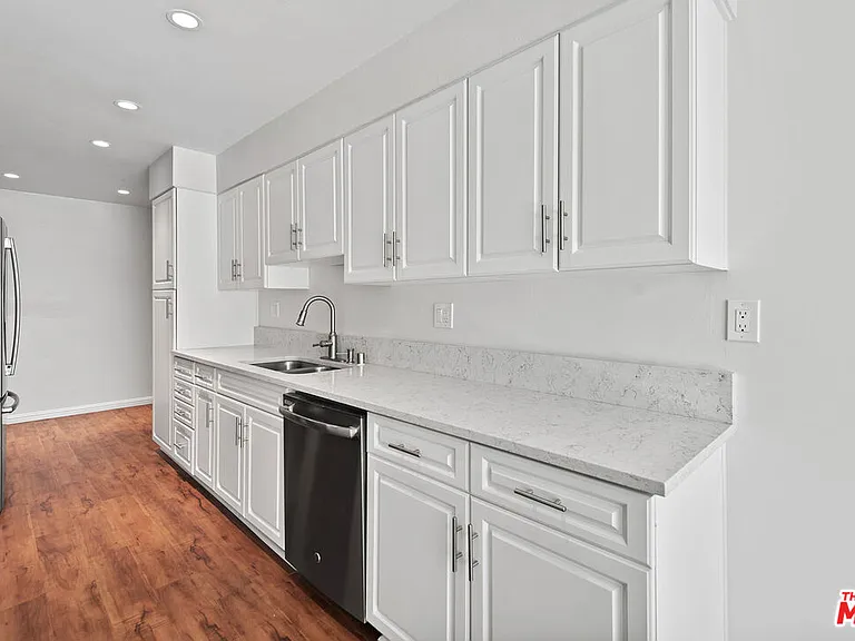 1340 S Beverly Glen Blvd #107 — Photo 9