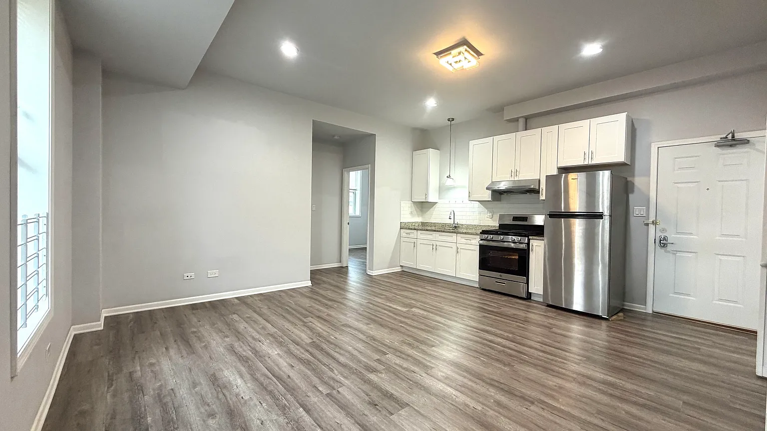 3 bed, 1000 sqft, $1,800 — Photo 3