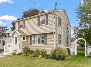256 Lynn St, Peabody, MA 01960