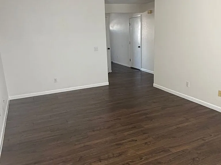 1102 Desert Oak Pl — Photo 4