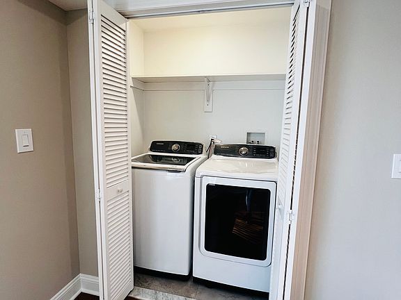 4th image of 1200 W Saint George Ave #3