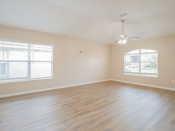 5th image of 1728 Windover Pl