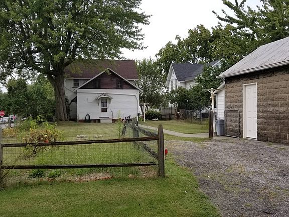 2nd image of 301 E Lucas St