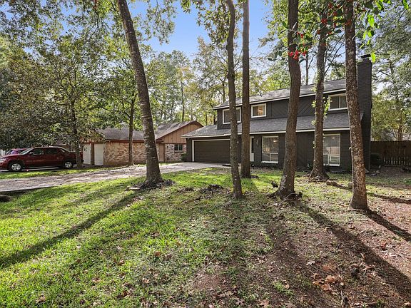 3rd image of 68 NE Yewleaf Rd