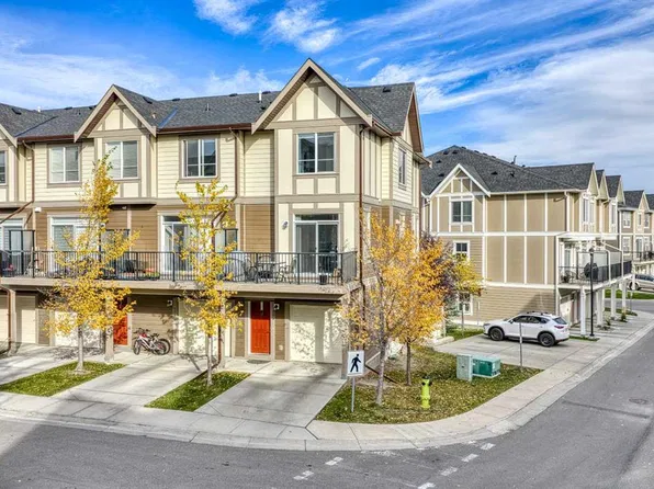 104 W Sherwood Ln NW, Calgary, AB T3R 0V3
