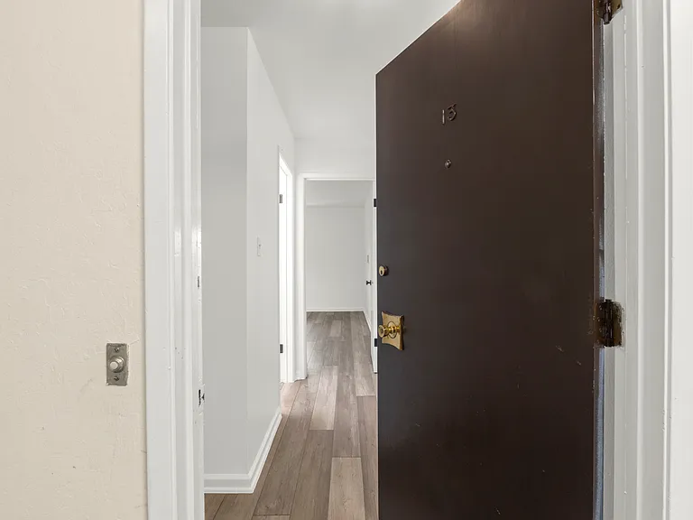 The Edgeworth Apartments — Photo 5