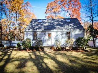 6 Maple Ln, Leicester, MA 01524
