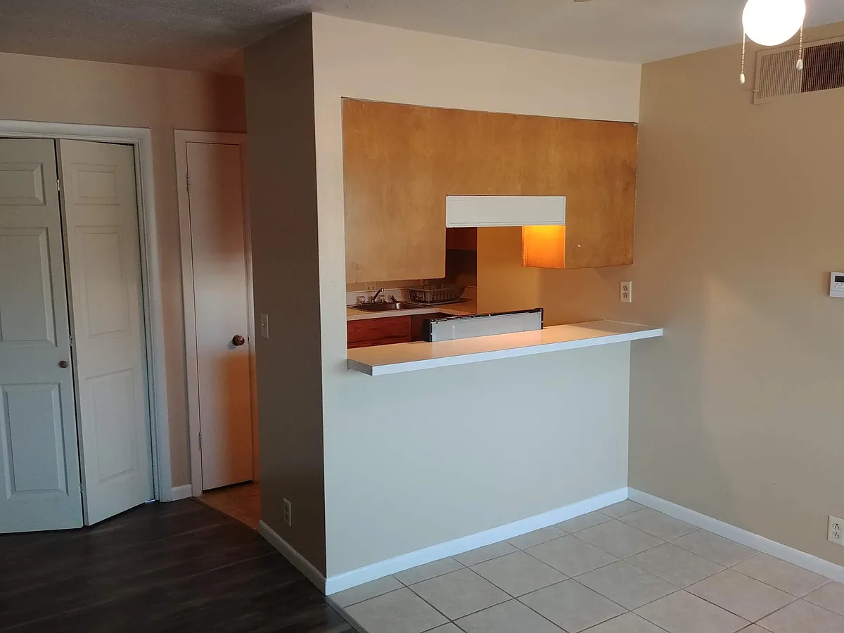 Dining area - 4005 W Memory Ln