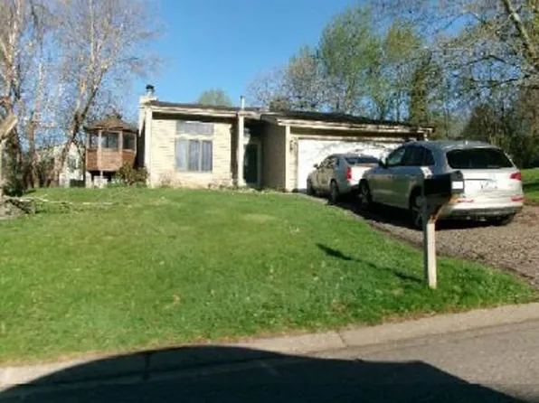 4651 Beacon Hill Rd, Eagan, MN 55122