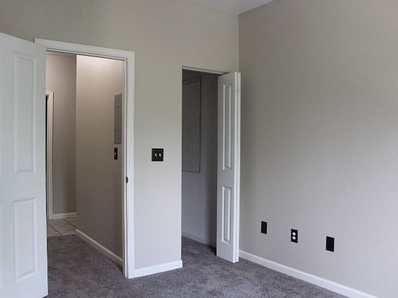3rd image of 7429 S Alkire St APT 205