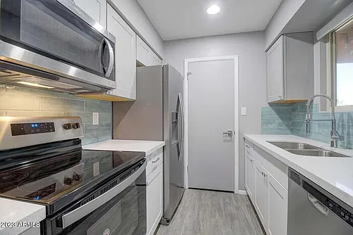 2220 W Dora St Photo 1
