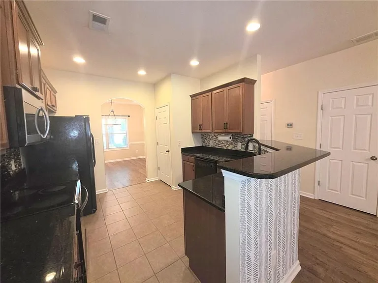 113 Macalester Dr — Photo 17