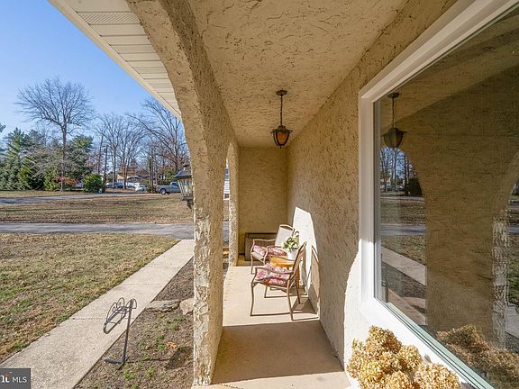 4th image of 2273 Quail St