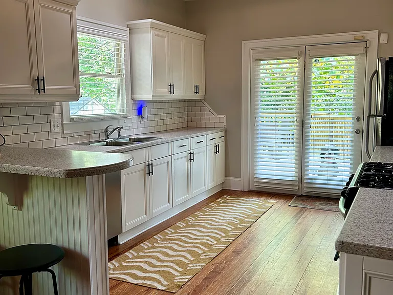 1058 Gilbert St SE — Photo 10