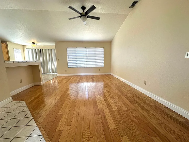 366 Vasche Ave — Photo 10