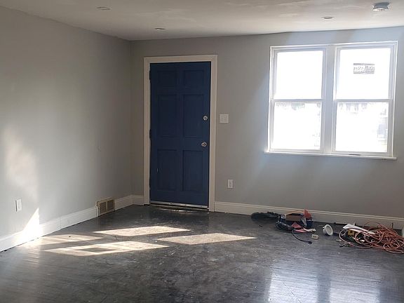 3rd image of 7345 Woodcrest Ave
