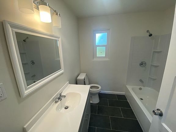 5th image of 1801 Stanley Ave
