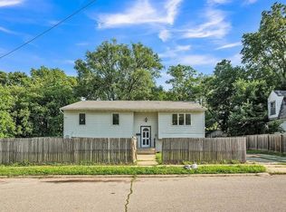 116 Chestnut St, Waterloo, IA 50703