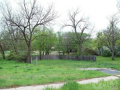 2nd image of 3204 Ada Ave