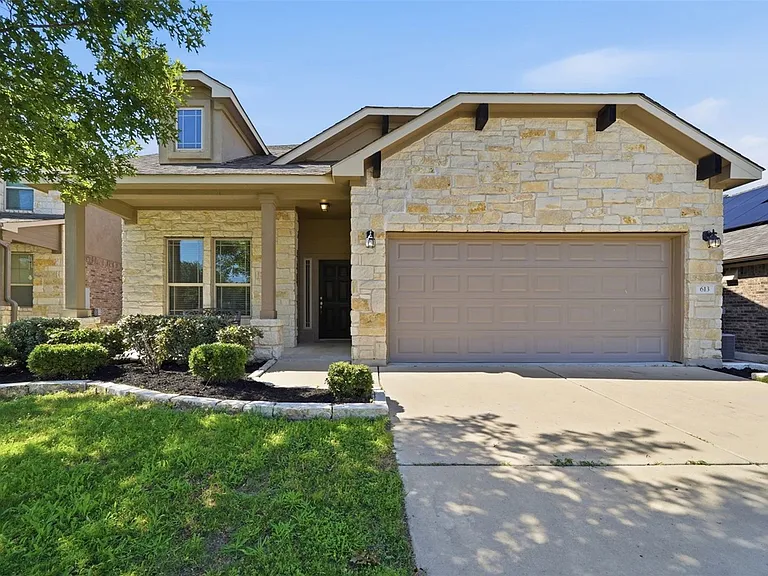 613 Longhorn Cavern Rd — Photo 2