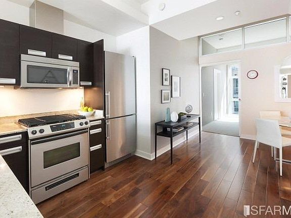 3rd image of 300 Berry St Unit 555