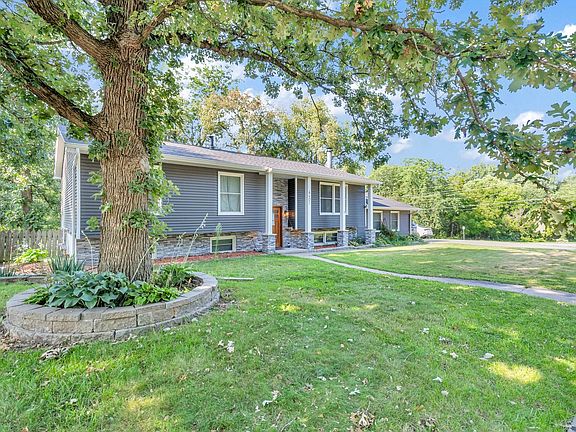 2nd image of 4405 Canterbury Ln