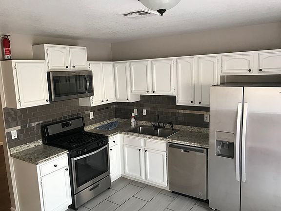 3rd image of 11777 Charter Park Ave